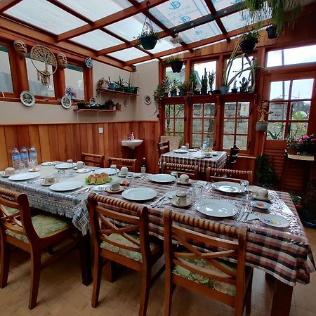 Carnation Rest Hotel Nuwara Eliya Exterior photo