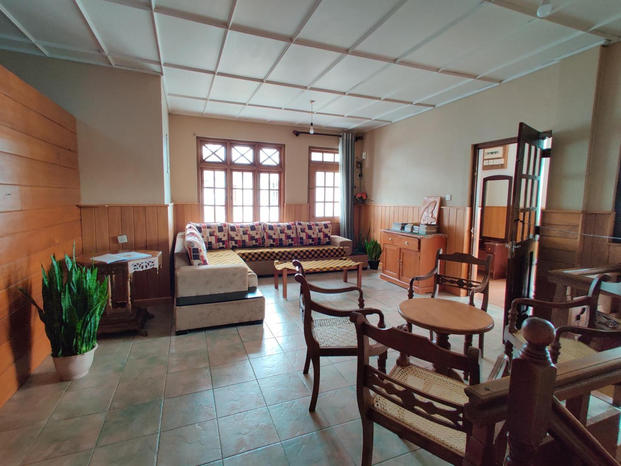 Carnation Rest Hotel Nuwara Eliya Exterior photo