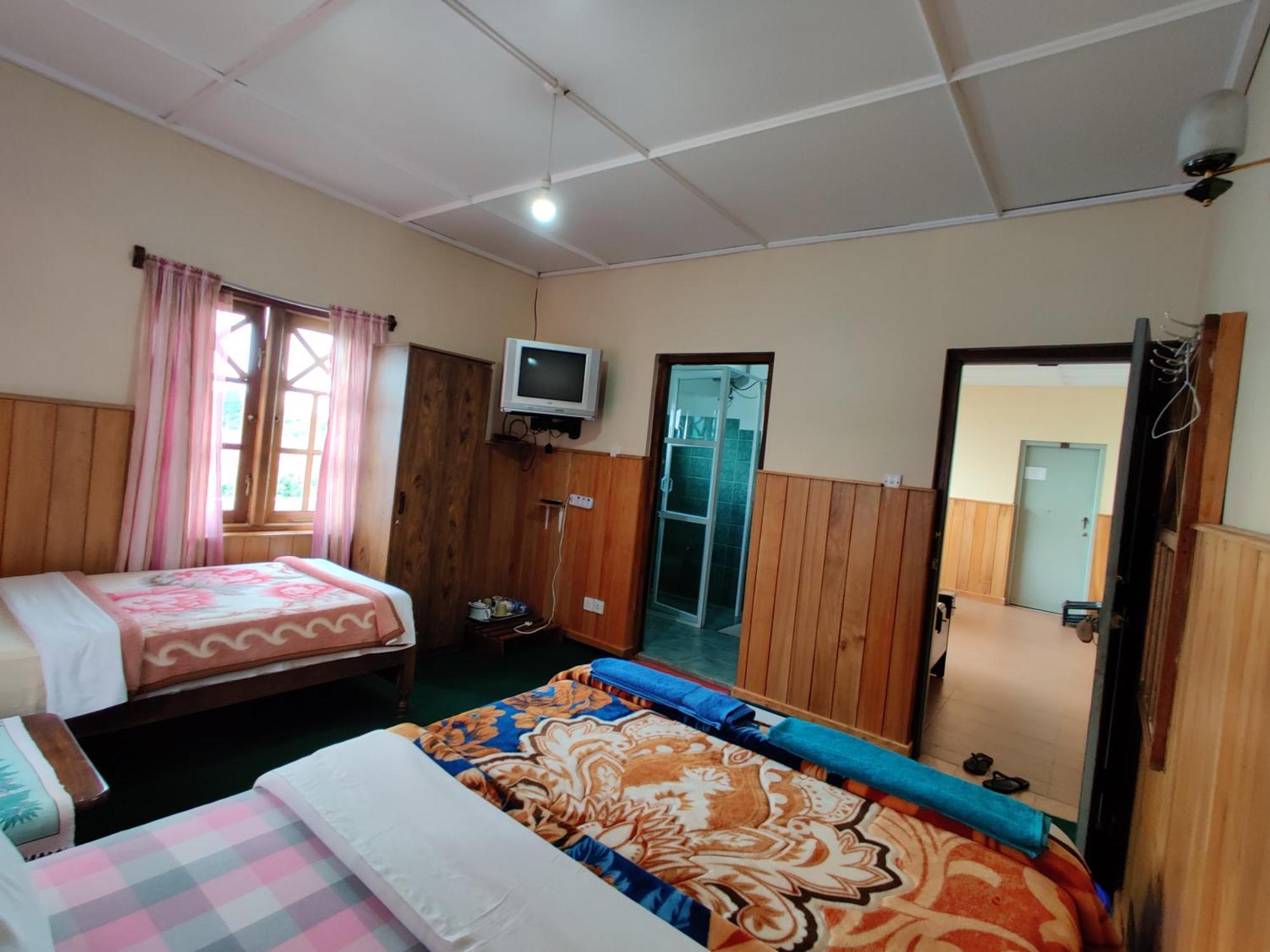 Carnation Rest Hotel Nuwara Eliya Exterior photo